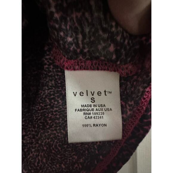 Velvet ANTHROPOLOGIE Hot Pink Cheetah Leopard Print Rayon Top - Small - Picture 3 of 4